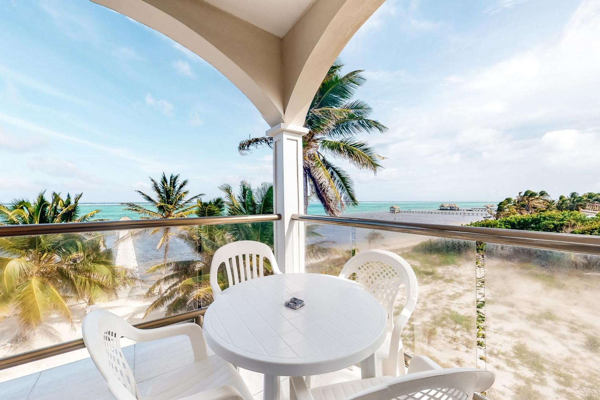 Blue Water Beach Villas サン・ペドロ 部屋 写真