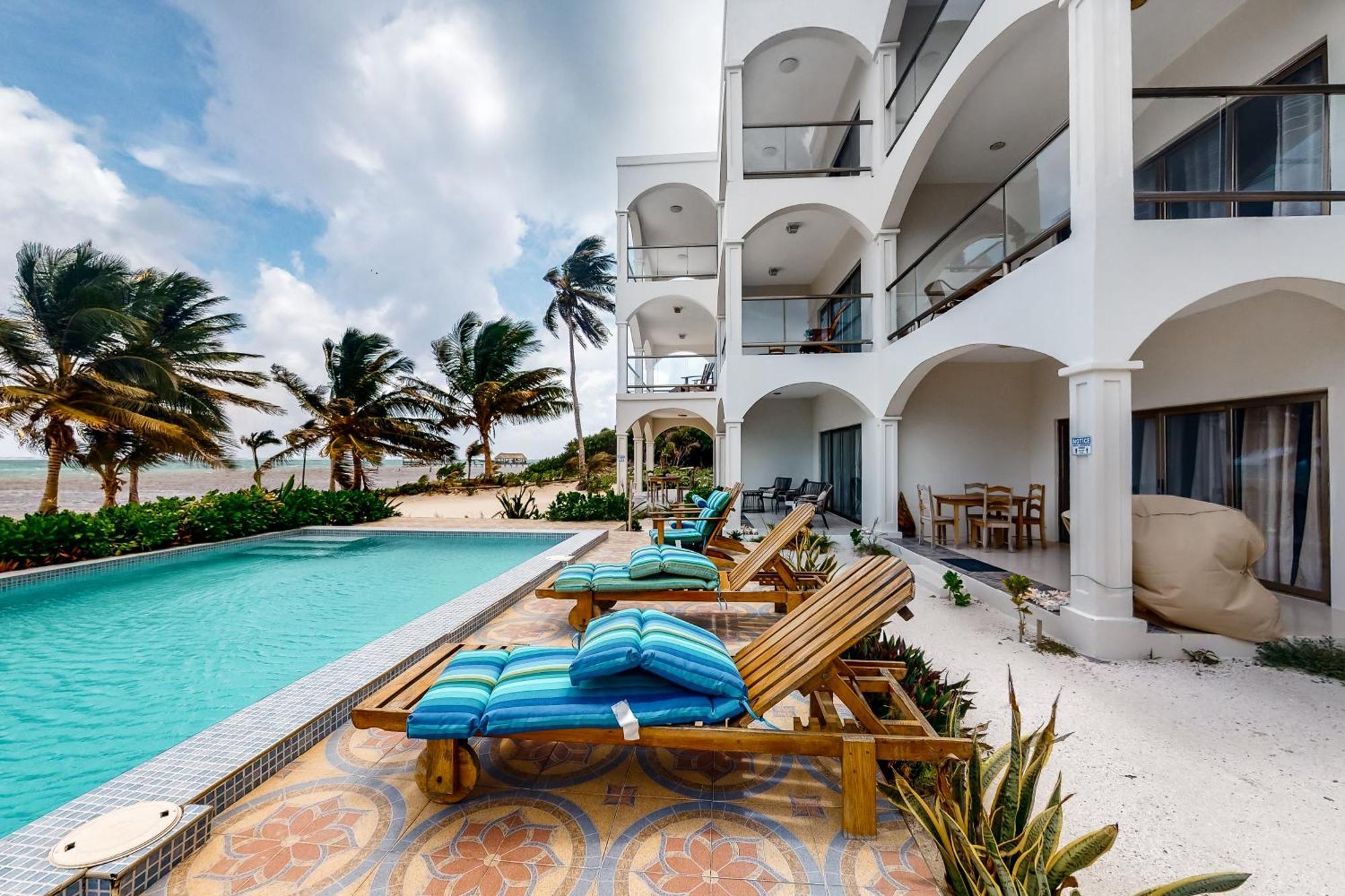 Blue Water Beach Villas サン・ペドロ 部屋 写真