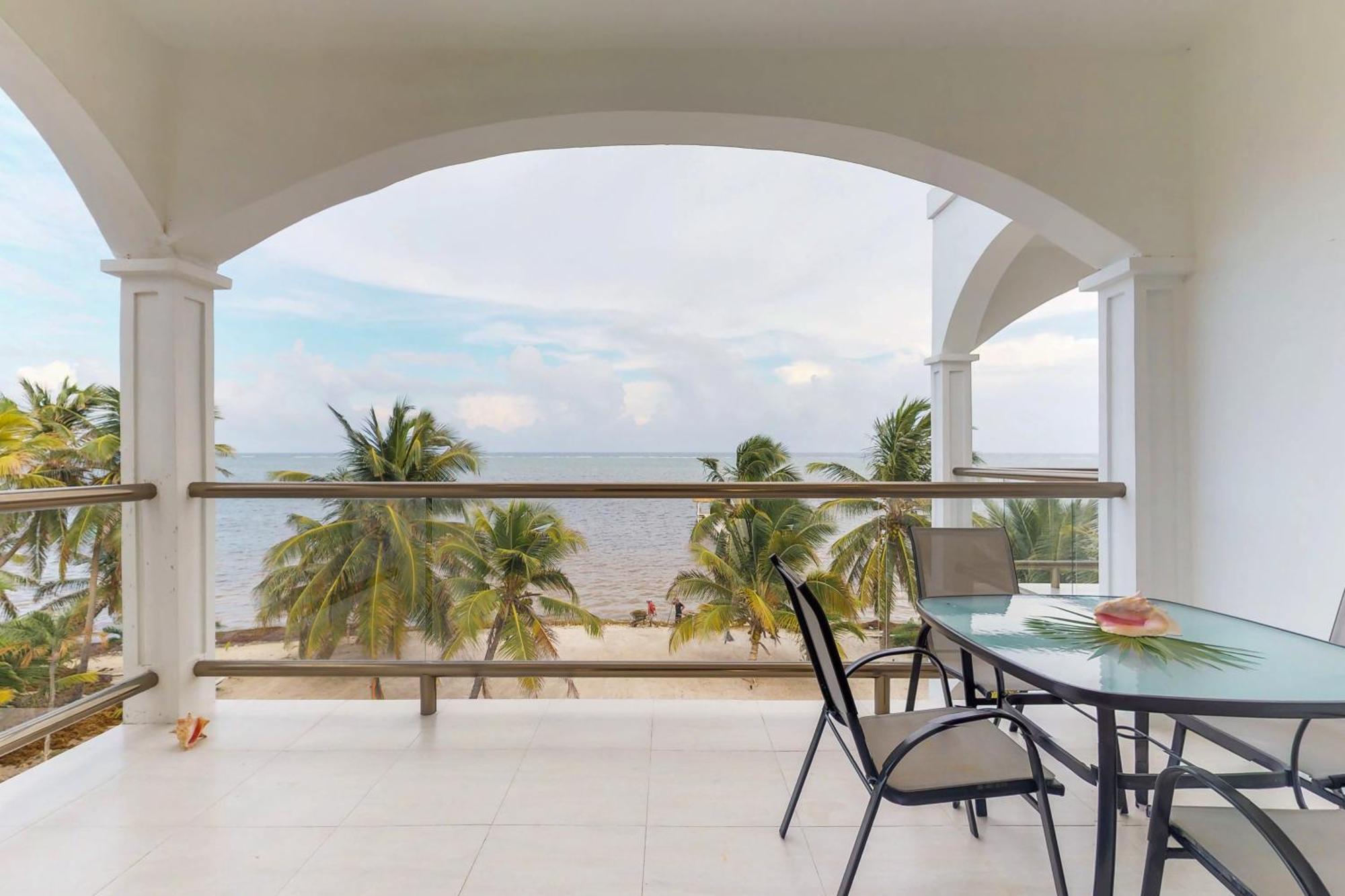 Blue Water Beach Villas サン・ペドロ 部屋 写真