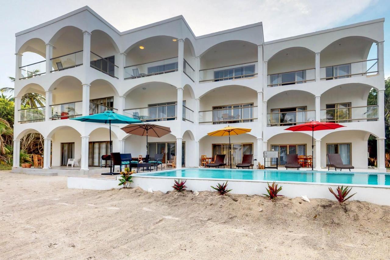 Blue Water Beach Villas サン・ペドロ エクステリア 写真